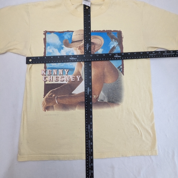 Kenny Chesney Vintage 2004 Guitars & Tiki Bars Concert Tee - Tour Cities in Back - Picture 4 of 9